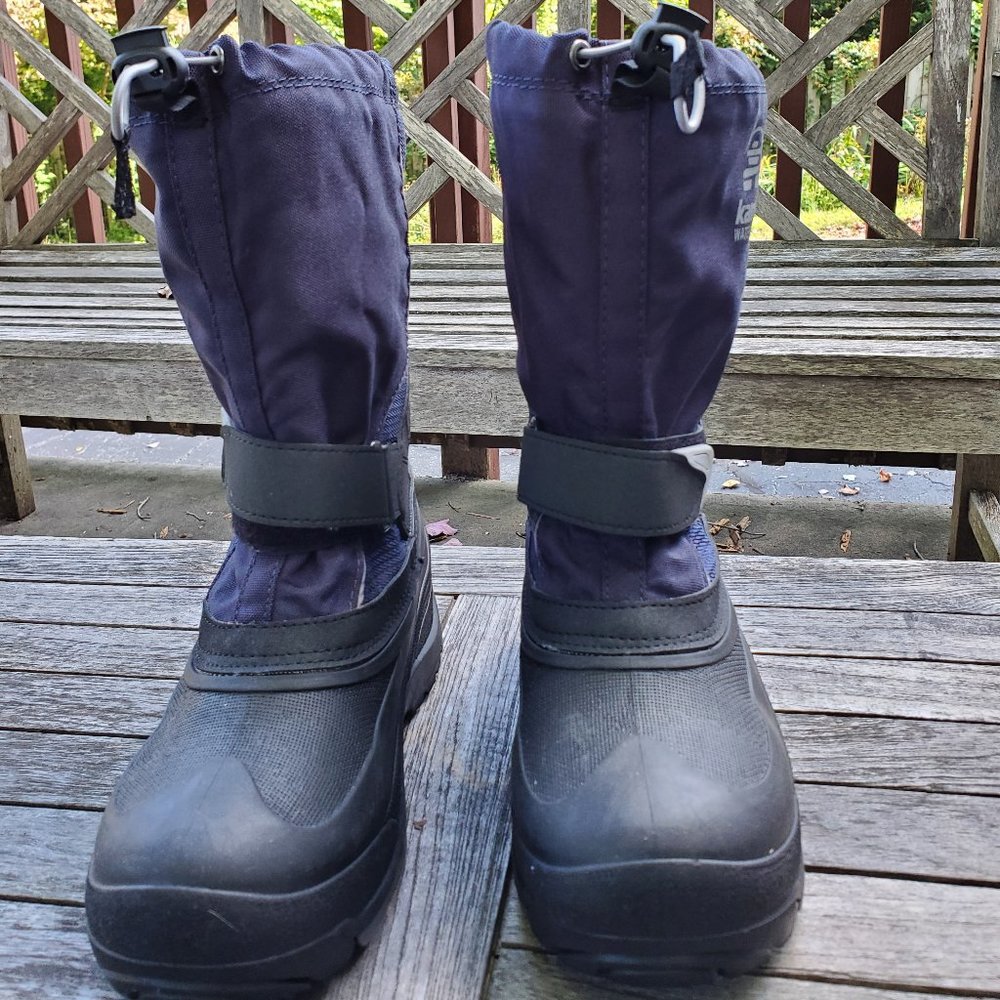 Kamik big kids size 5 snow boots